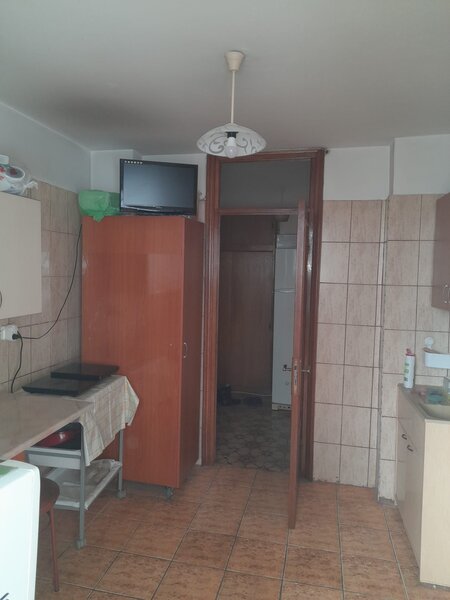 Drumul Taberei, Compozitorilor, metrou Favorit.